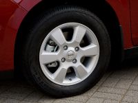 Nissan Versa (2010) - picture 30 of 35