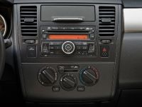 Nissan Versa (2010) - picture 34 of 35