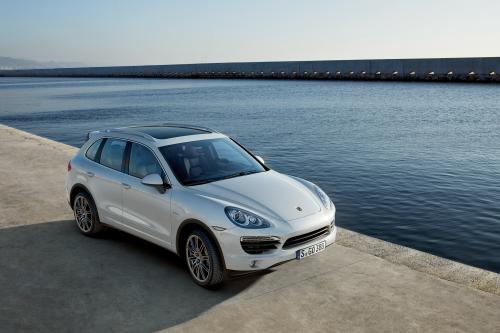 Porsche Cayenne S Hybrid (2010) - picture 1 of 16