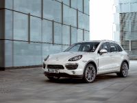 Porsche Cayenne S Hybrid (2010) - picture 6 of 16