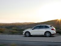 Porsche Cayenne S Hybrid (2010) - picture 7 of 16