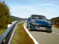 Porsche Cayenne (2010) - picture 1 of 7