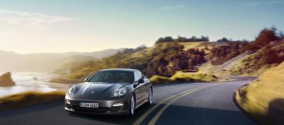 Porsche Panamera S (2010) - picture 4 of 21