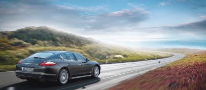 Porsche Panamera S (2010) - picture 7 of 21