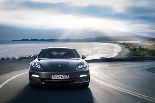 Porsche Panamera S (2010) - picture 1 of 21