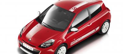 Renault Clio S (2010) - picture 4 of 4