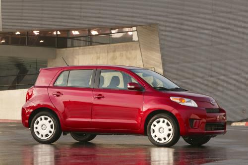 Scion xD (2010) - picture 9 of 31
