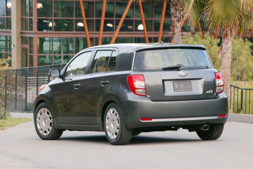 Scion xD (2010) - picture 25 of 31