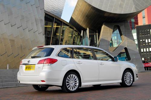 Subaru Legacy Tourer (2010) - picture 9 of 10