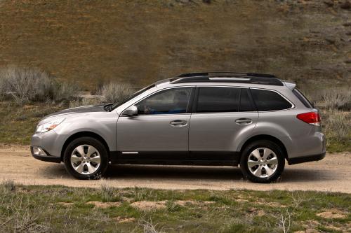Subaru Outback (2010) - picture 8 of 16