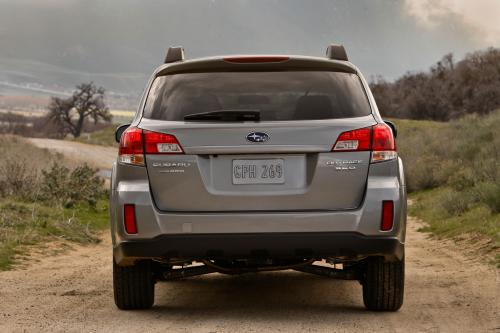 Subaru Outback (2010) - picture 9 of 16