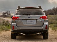 Subaru Outback (2010) - picture 8 of 16