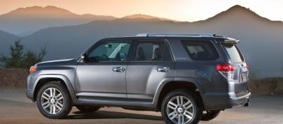 Toyota 4Runner Limited (2010) - picture 4 of 29