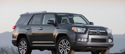 Toyota 4Runner Limited (2010) - picture 7 of 29