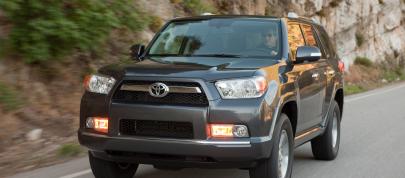 Toyota 4Runner Limited (2010) - picture 12 of 29