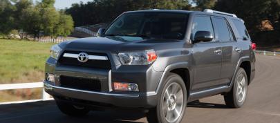Toyota 4Runner Limited (2010) - picture 15 of 29
