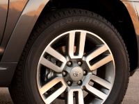Toyota 4Runner Limited (2010) - picture 21 of 29