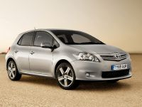 Toyota Auris (2010) - picture 5 of 22