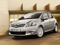 Toyota Auris (2010) - picture 6 of 22