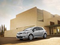 Toyota Auris (2010) - picture 14 of 22