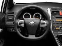 Toyota Auris (2010) - picture 22 of 22