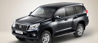 Toyota Land Cruiser (2010) - picture 12 of 20