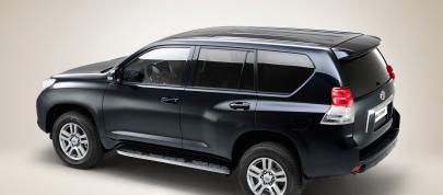 Toyota Land Cruiser (2010) - picture 15 of 20