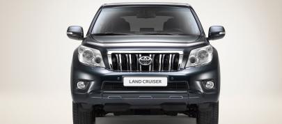 Toyota Land Cruiser (2010) - picture 20 of 20