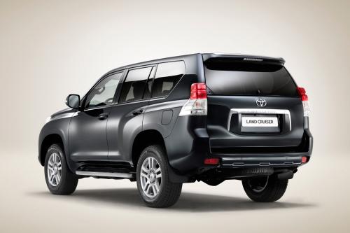 Toyota Land Cruiser (2010) - picture 16 of 20