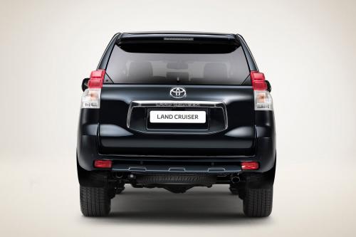 Toyota Land Cruiser (2010) - picture 17 of 20