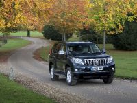 Toyota Land Cruiser (2010) - picture 3 of 20