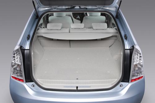 Toyota Prius Plug-in Hybrid (2010) - picture 8 of 11