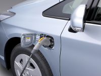 Toyota Prius Plug-in Hybrid (2010) - picture 7 of 11