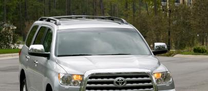 Toyota Sequoia Platinum (2010) - picture 7 of 14