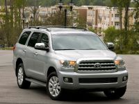 Toyota Sequoia Platinum (2010) - picture 1 of 14