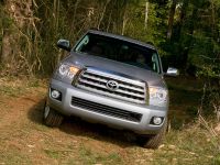 Toyota Sequoia Platinum (2010) - picture 8 of 14