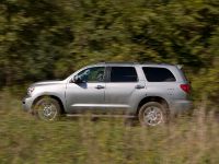 Toyota Sequoia Platinum (2010) - picture 13 of 14