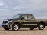 Toyota Tundra Pickup (2010) - picture 2 of 12