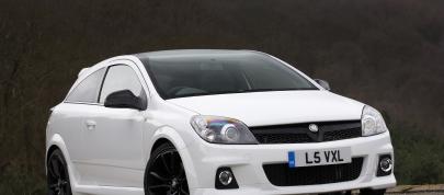 Vauxhall Astra VXR Arctic Edition (2010) - picture 15 of 15