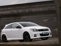 Vauxhall Astra VXR Arctic Edition (2010) - picture 4 of 15
