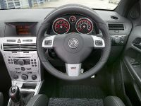 Vauxhall Astra VXR Arctic Edition (2010) - picture 13 of 15