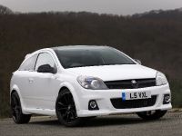 Vauxhall Astra VXR Arctic Edition (2010) - picture 1 of 15