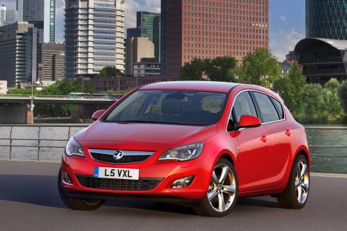 Vauxhall Astra (2010) - picture 1 of 6