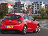 Vauxhall Astra (2010) - picture 6 of 6