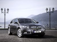 Vauxhall Insignia (2010) - picture 2 of 4