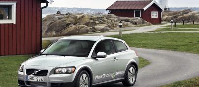 Volvo C30 (2010) - picture 23 of 24