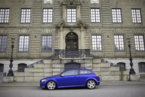 Volvo C30 (2010) - picture 8 of 24