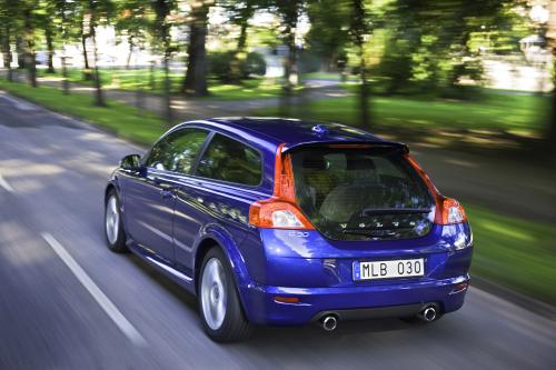 Volvo C30 (2010) - picture 9 of 24