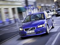 Volvo C30 (2010) - picture 1 of 24