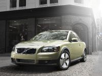 Volvo C30 (2010) - picture 14 of 24